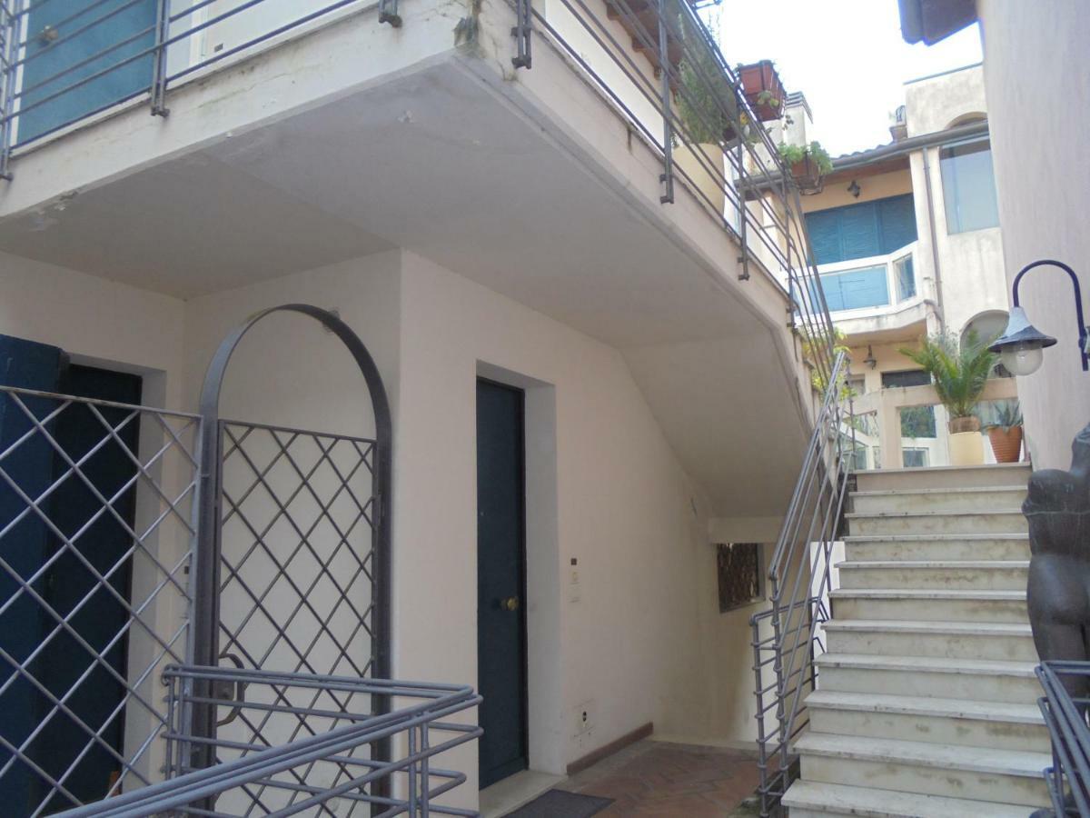 Apartamento Bilocale Centro Storico Pésaro Exterior foto